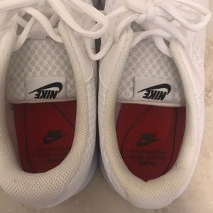 cheap white nike shoes womens